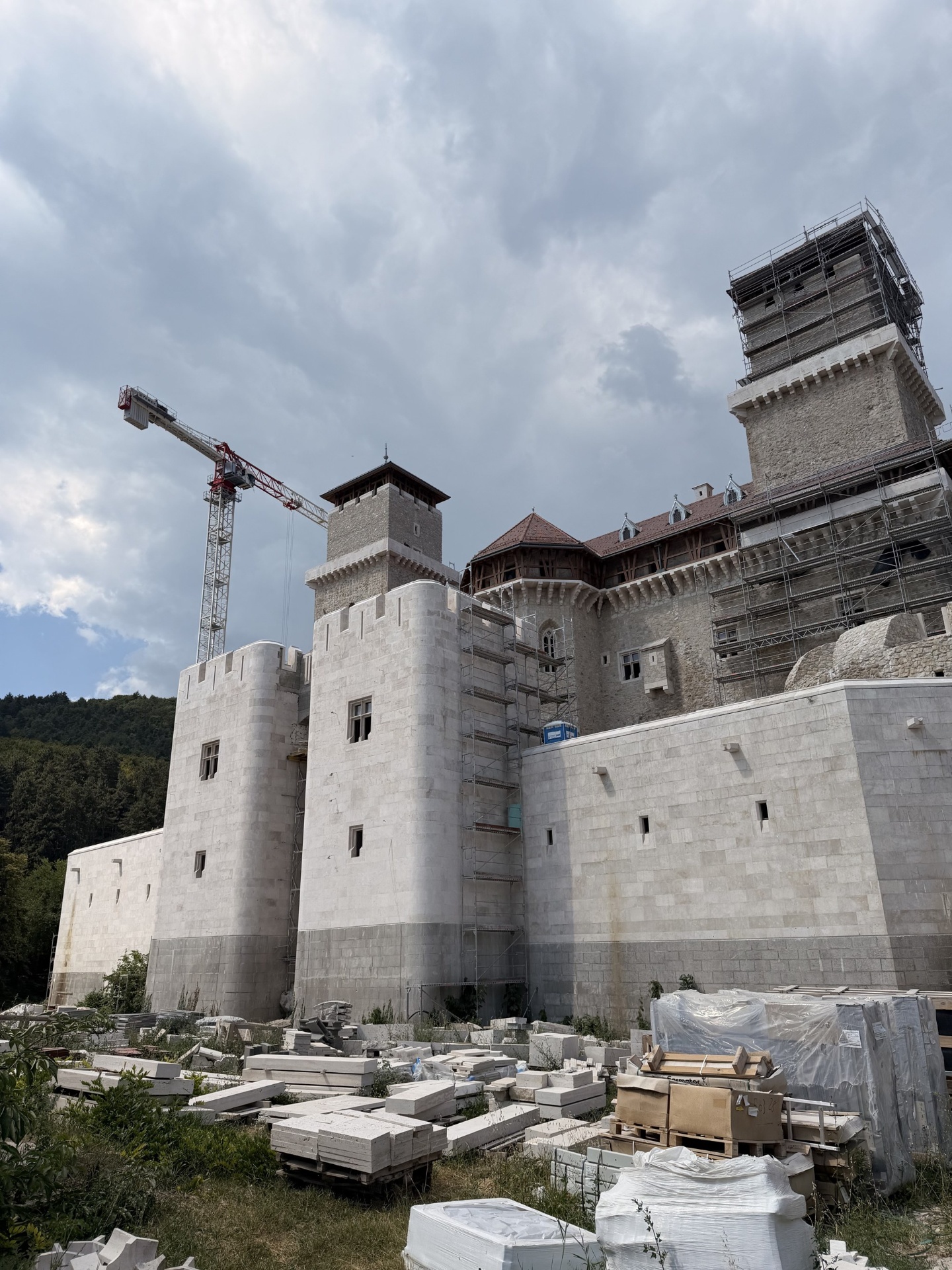 Diósgyőri vár — tornyok és bástyák